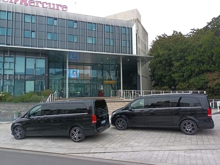 Véhicule VTC pour un transfert à l’aéroport de Nantes
